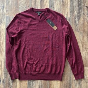 Ethan Pierce Burgundy V Neck Merino Wool Men’s Sweater New size medium